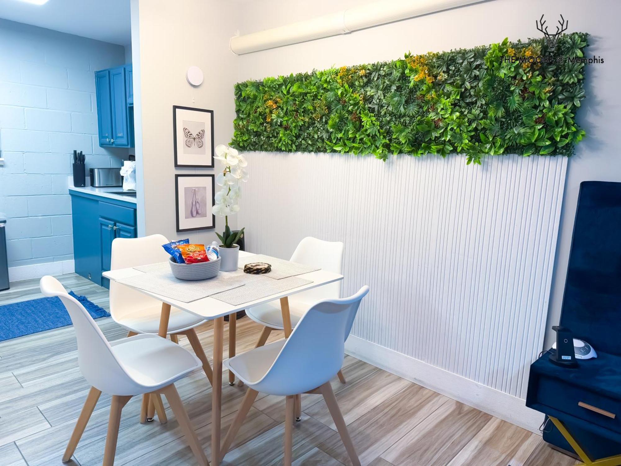 The Moose At Downtown & Victorian Village Apartment *